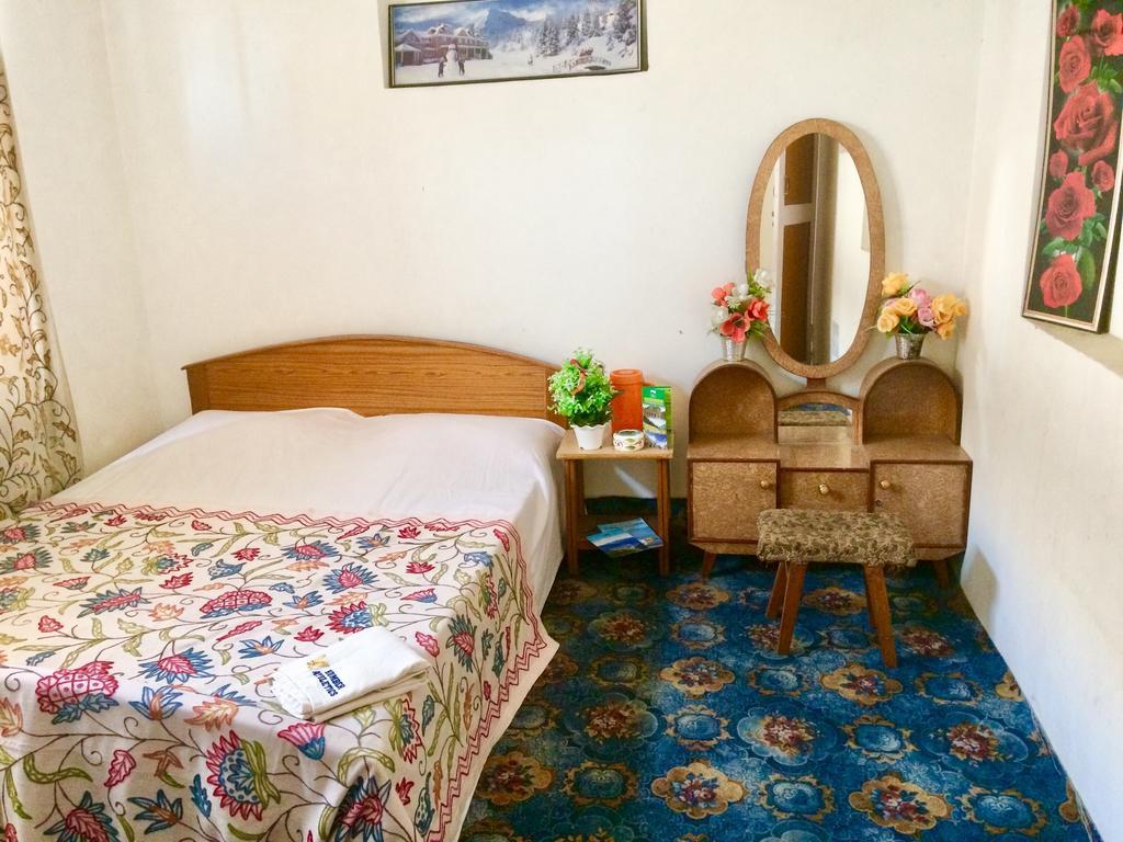 New World Guest House Srinagar  Exterior photo